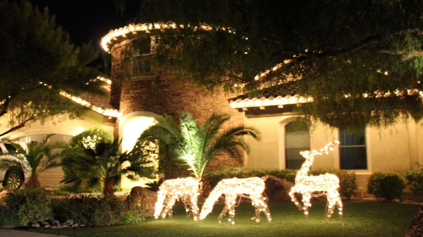 Warm White LED with Reindeer